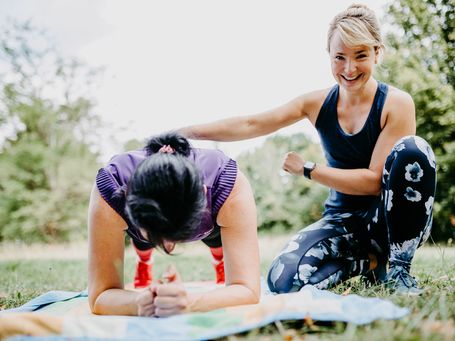 Personal Trainerin mit Kundin